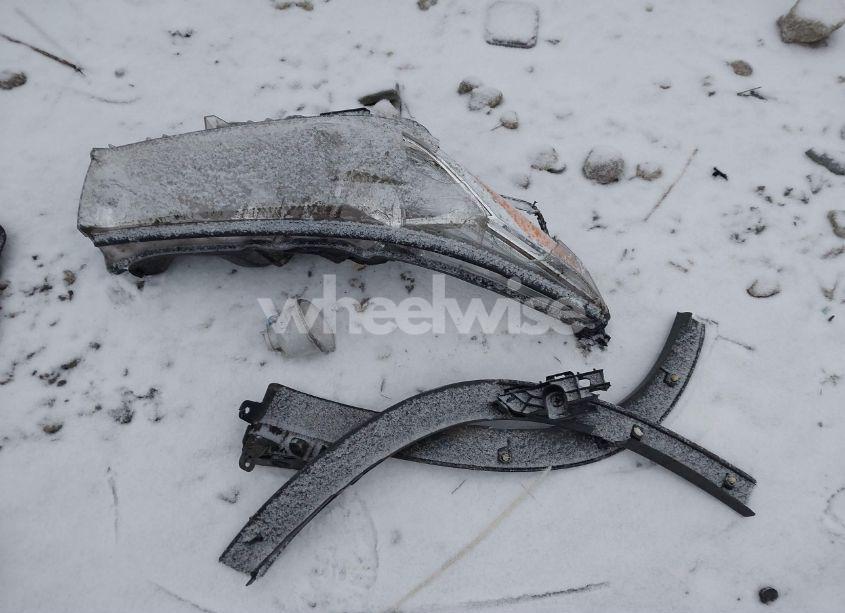 Photo 12 of 2019 Toyota Highlander XLE (VIN 5TDJZRFHXKS620995)