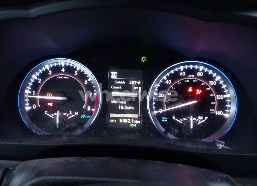 Photo 7 of 2019 Toyota Highlander XLE (VIN 5TDJZRFHXKS620995)