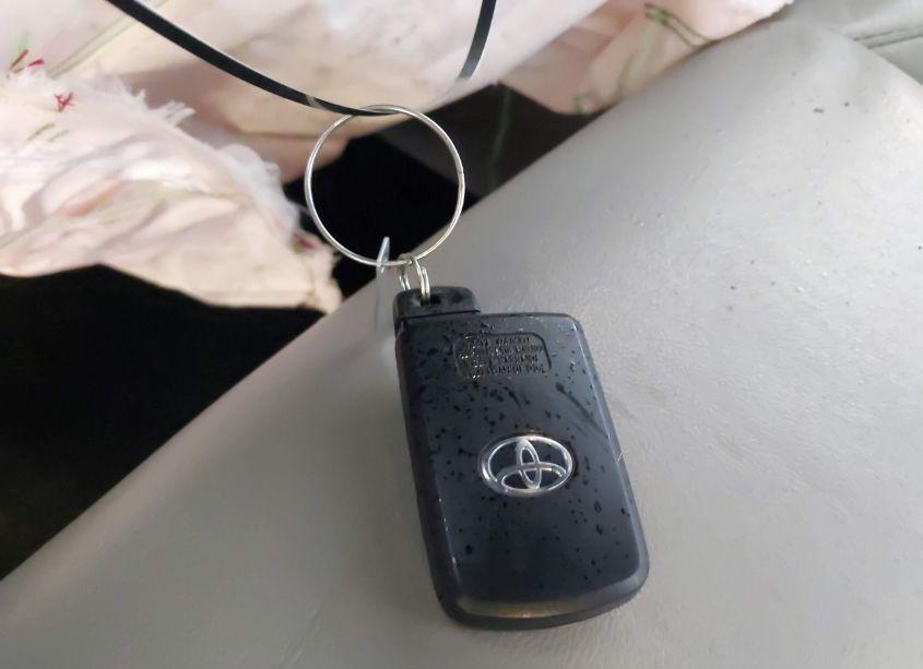 Photo 11 of 2019 Toyota Highlander XLE (VIN 5TDJZRFHXKS713967)