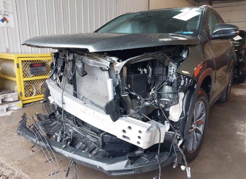 Photo 6 of 2019 Toyota Highlander XLE (VIN 5TDJZRFHXKS713967)