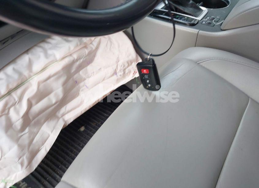 Photo 11 of 2019 Toyota Highlander XLE (VIN 5TDJZRFHXKS996273)