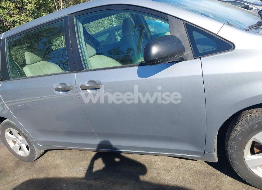 Photo 13 of 2011 Toyota Sienna (VIN 5TDKA3DC1BS008961)