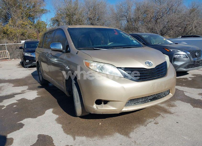 2012 Toyota Sienna BASE 7 PASSENGER (VIN 5TDKA3DC1CS011022) main photo