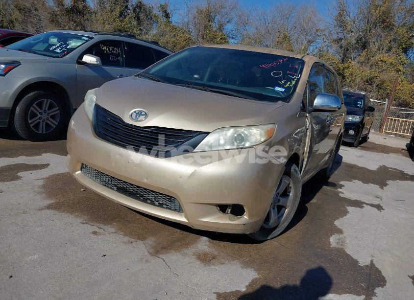 Photo 2 of 2012 Toyota Sienna BASE 7 PASSENGER (VIN 5TDKA3DC1CS011022)