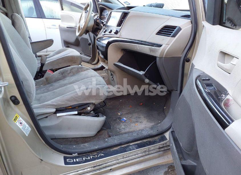 Photo 5 of 2012 Toyota Sienna BASE 7 PASSENGER (VIN 5TDKA3DC1CS011022)