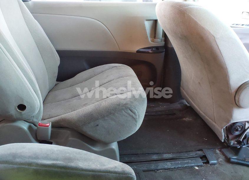 Photo 8 of 2012 Toyota Sienna BASE 7 PASSENGER (VIN 5TDKA3DC1CS011022)