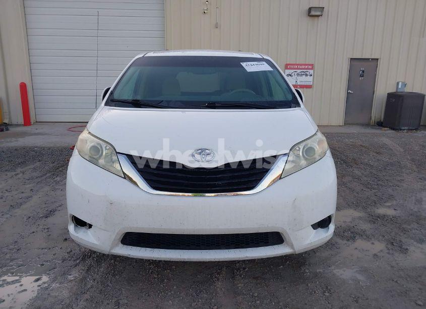 Photo 13 of 2011 Toyota Sienna LE (VIN 5TDKA3DC3BS006760)