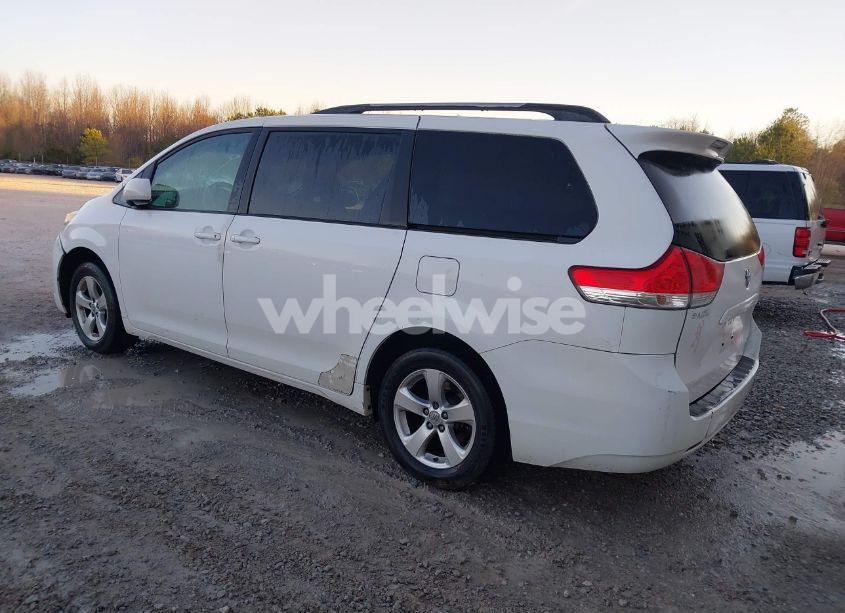 Photo 3 of 2011 Toyota Sienna LE (VIN 5TDKA3DC3BS006760)