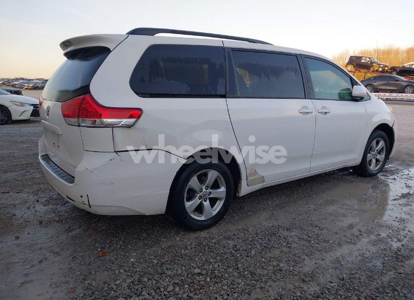 Photo 6 of 2011 Toyota Sienna LE (VIN 5TDKA3DC3BS006760)