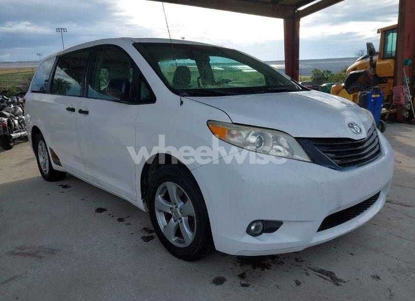 2012 Toyota Sienna BASE 7 PASSENGER (VIN 5TDKA3DC3CS014049) main photo