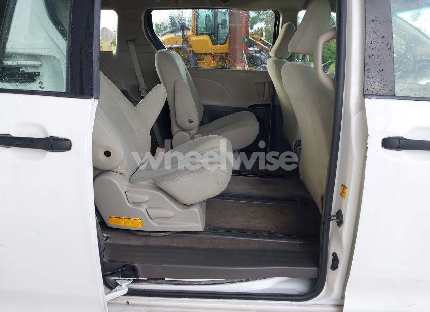 Photo 8 of 2012 Toyota Sienna BASE 7 PASSENGER (VIN 5TDKA3DC3CS014049)