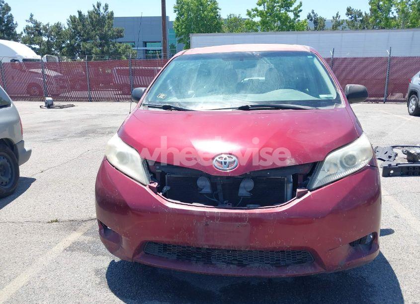 Photo 13 of 2011 Toyota Sienna LE (VIN 5TDKA3DC4BS003009)
