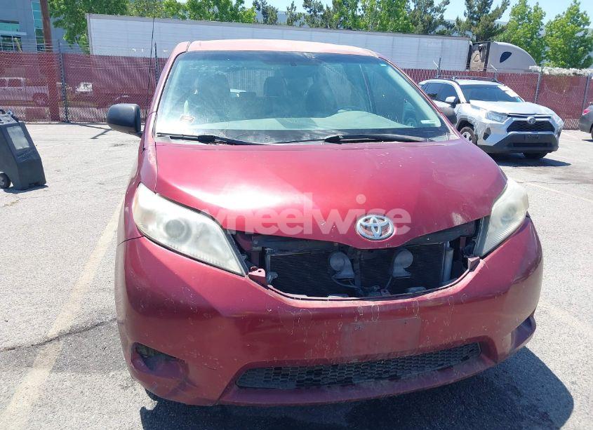 Photo 6 of 2011 Toyota Sienna LE (VIN 5TDKA3DC4BS003009)