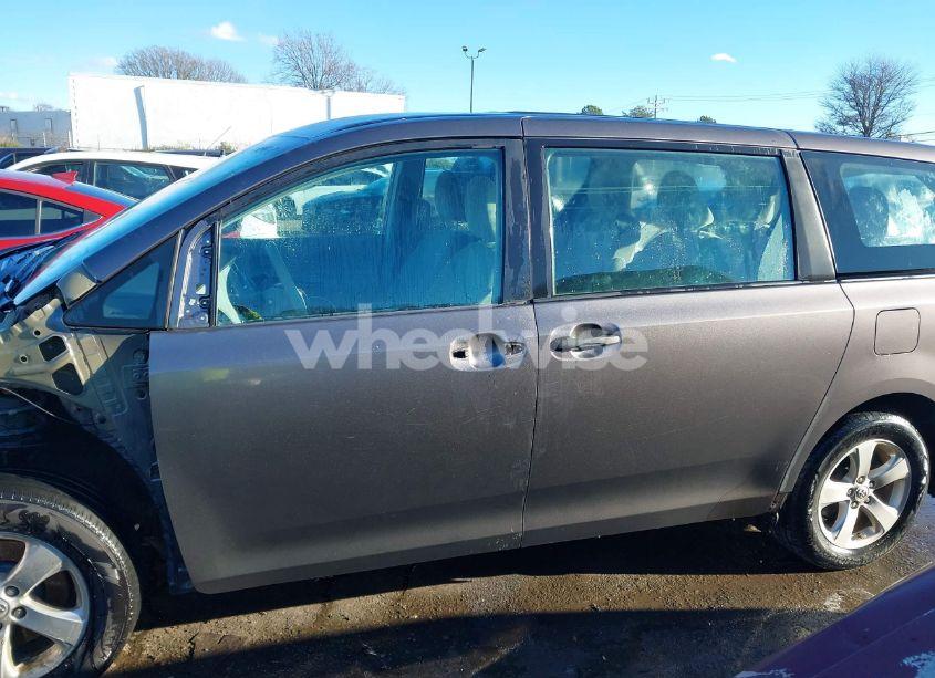 Photo 15 of 2012 Toyota Sienna BASE 7 PASSENGER (VIN 5TDKA3DC4CS010897)