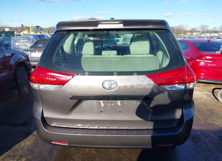 Photo 17 of 2012 Toyota Sienna BASE 7 PASSENGER (VIN 5TDKA3DC4CS010897)