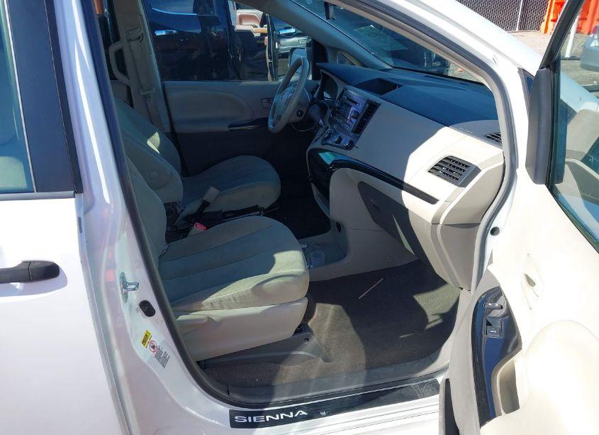Photo 5 of 2012 Toyota Sienna BASE 7 PASSENGER (VIN 5TDKA3DC4CS012469)