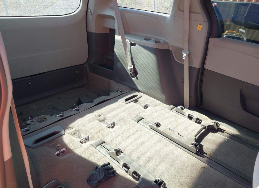 Photo 8 of 2012 Toyota Sienna BASE 7 PASSENGER (VIN 5TDKA3DC4CS012469)