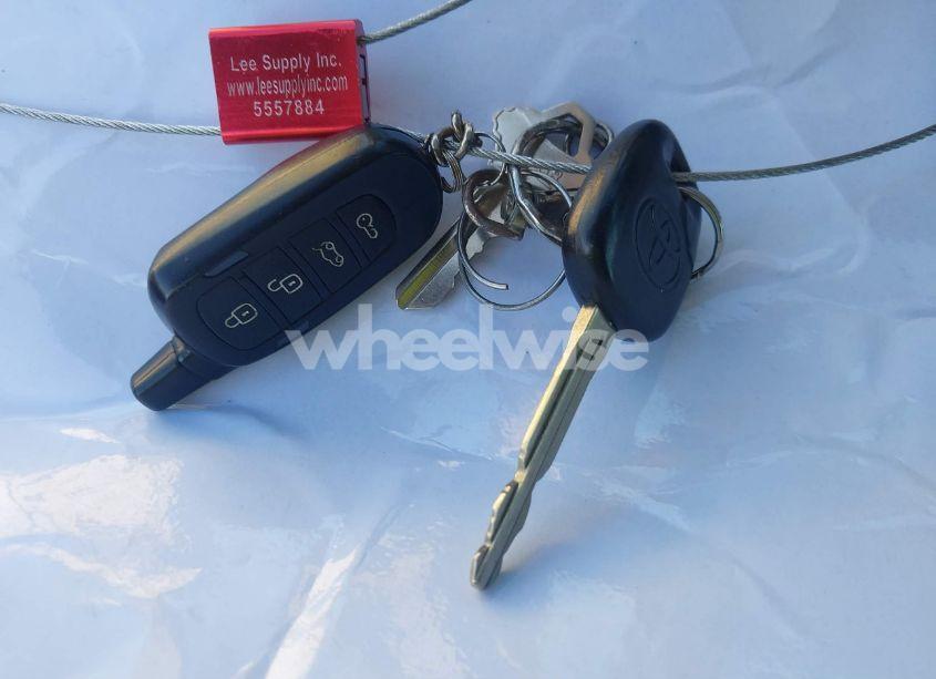 Photo 11 of 2012 Toyota Sienna LE (VIN 5TDKA3DC4CS013590)