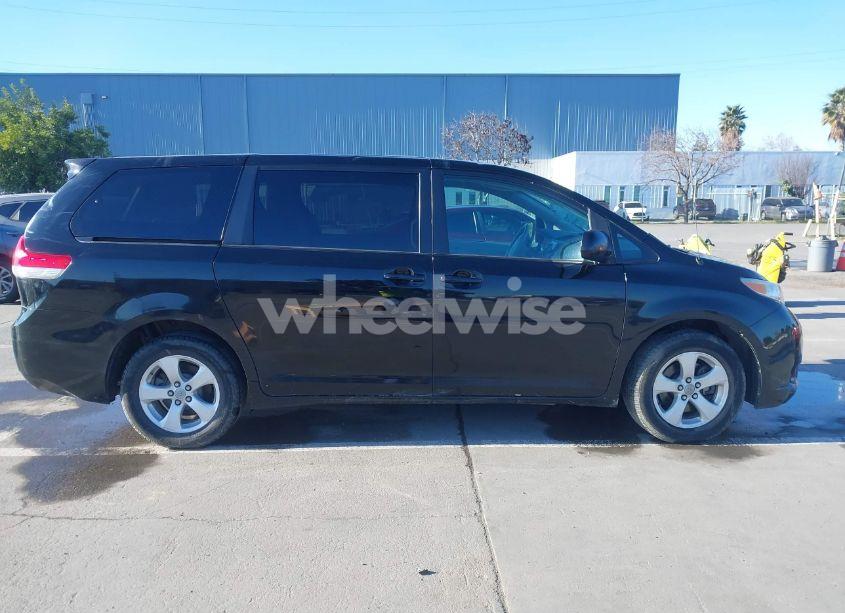Photo 13 of 2012 Toyota Sienna LE (VIN 5TDKA3DC4CS013590)