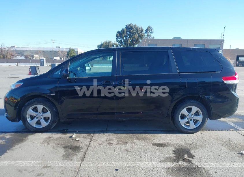 Photo 14 of 2012 Toyota Sienna LE (VIN 5TDKA3DC4CS013590)