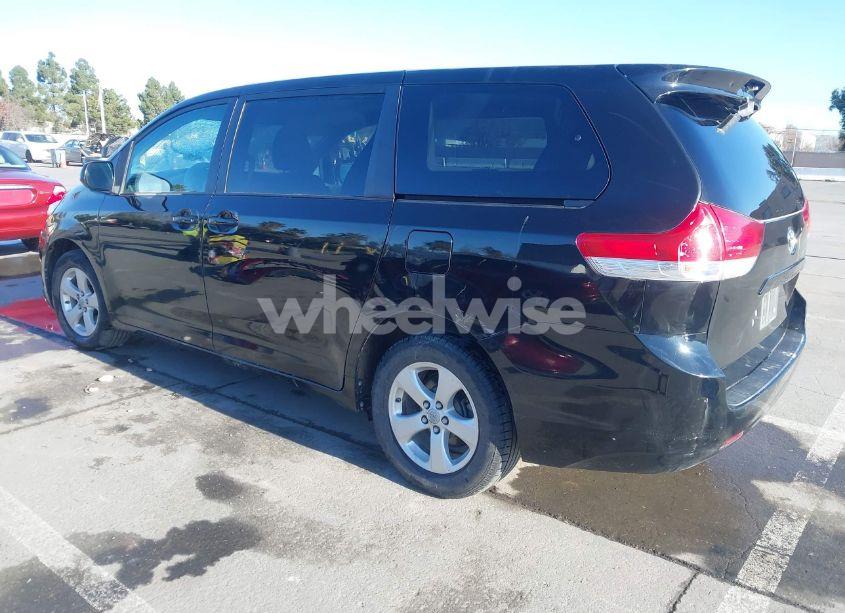 Photo 3 of 2012 Toyota Sienna LE (VIN 5TDKA3DC4CS013590)