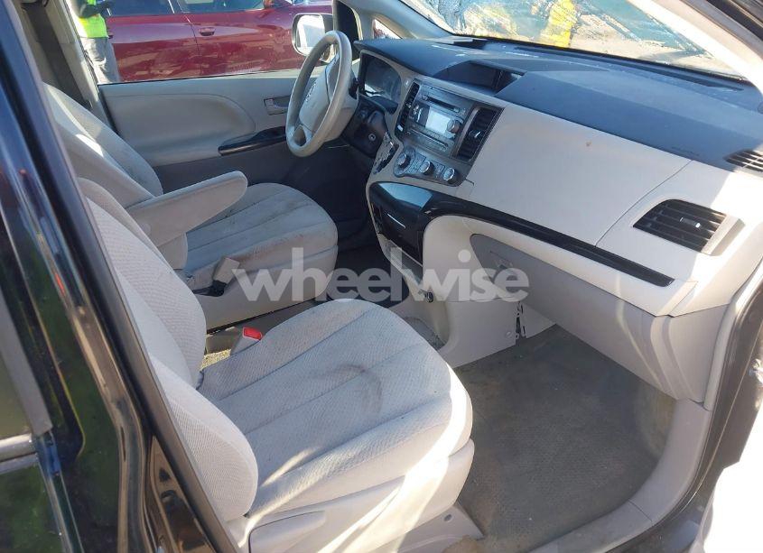 Photo 5 of 2012 Toyota Sienna LE (VIN 5TDKA3DC4CS013590)