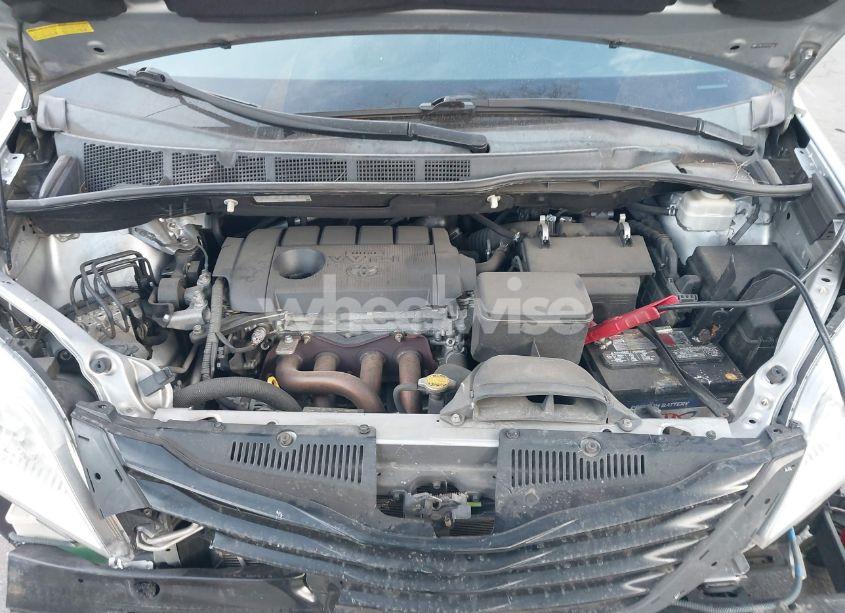 Photo 10 of 2011 Toyota Sienna (VIN 5TDKA3DC5BS003441)