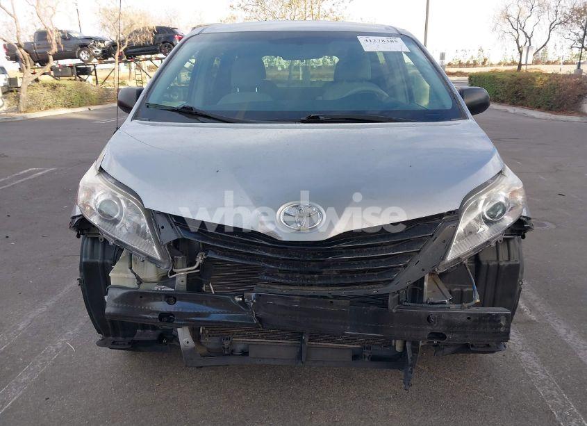 Photo 13 of 2011 Toyota Sienna (VIN 5TDKA3DC5BS003441)