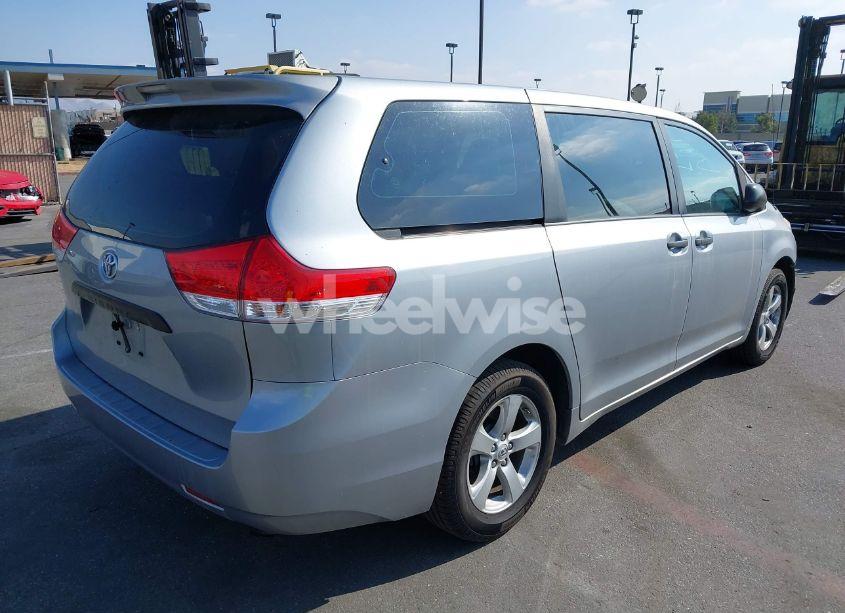 Photo 4 of 2011 Toyota Sienna (VIN 5TDKA3DC5BS003441)