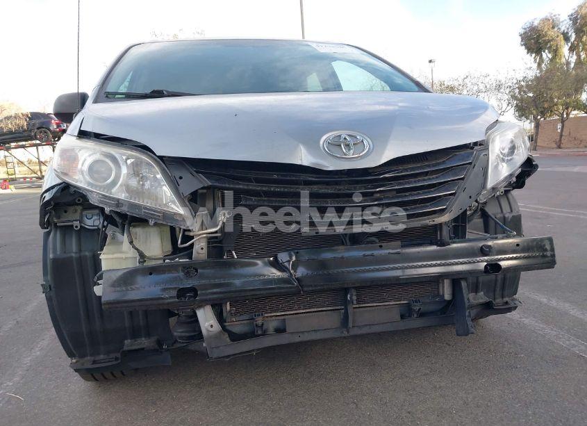 Photo 6 of 2011 Toyota Sienna (VIN 5TDKA3DC5BS003441)