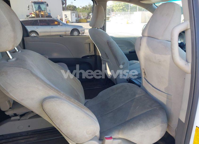 Photo 8 of 2012 Toyota Sienna LE 8 PASSENGER (VIN 5TDKA3DC5CS011220)