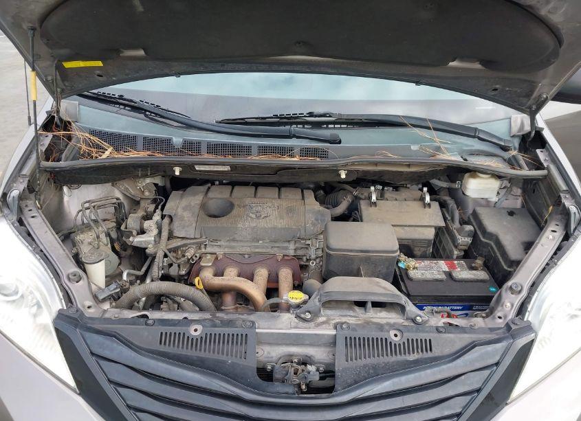 Photo 10 of 2012 Toyota Sienna BASE 7 PASSENGER (VIN 5TDKA3DC5CS012237)