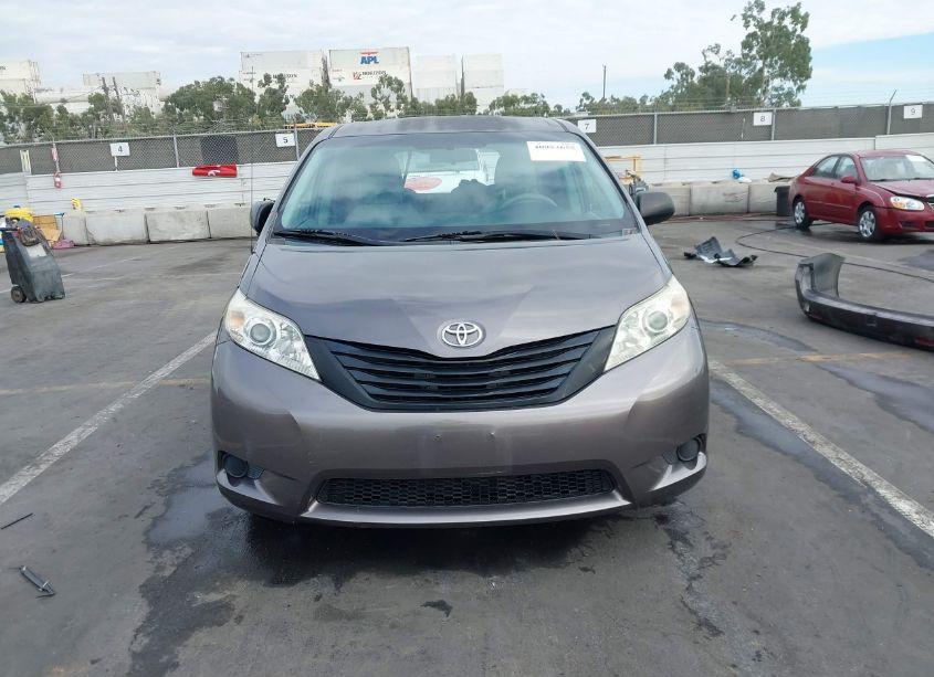 Photo 13 of 2012 Toyota Sienna BASE 7 PASSENGER (VIN 5TDKA3DC5CS012237)