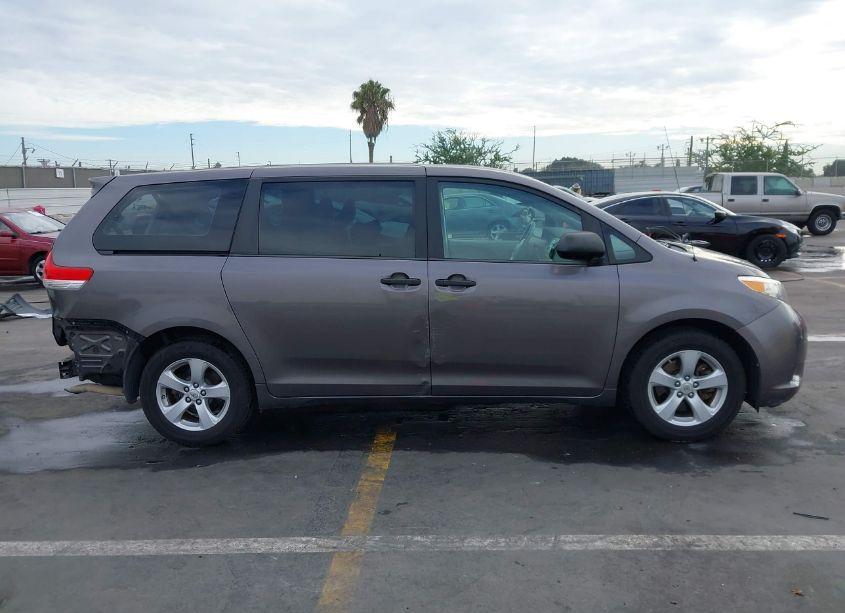 Photo 14 of 2012 Toyota Sienna BASE 7 PASSENGER (VIN 5TDKA3DC5CS012237)