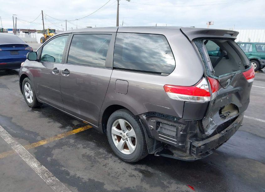 Photo 3 of 2012 Toyota Sienna BASE 7 PASSENGER (VIN 5TDKA3DC5CS012237)