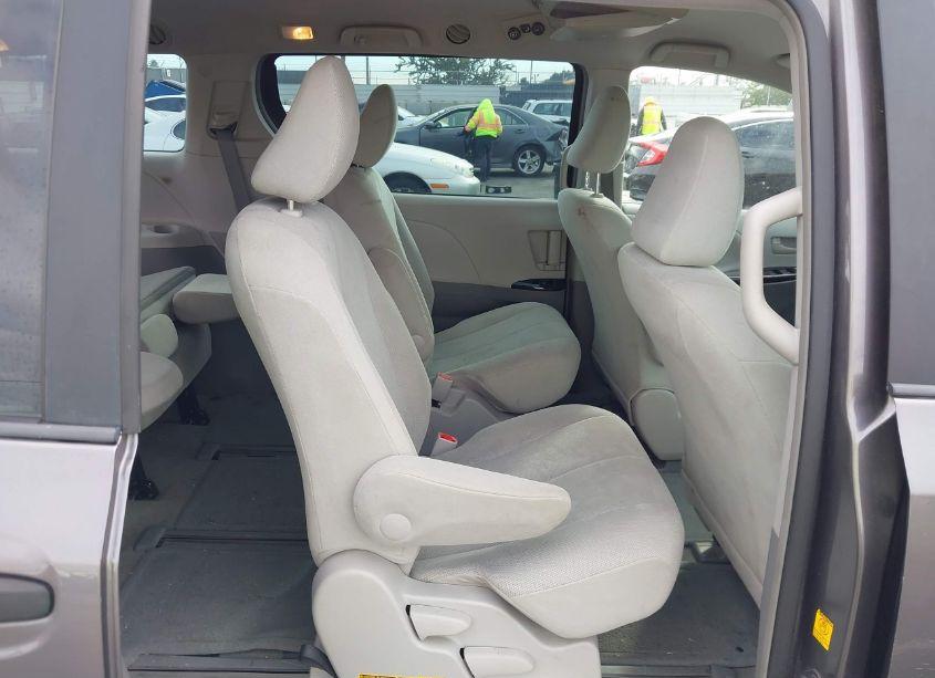 Photo 8 of 2012 Toyota Sienna BASE 7 PASSENGER (VIN 5TDKA3DC5CS012237)