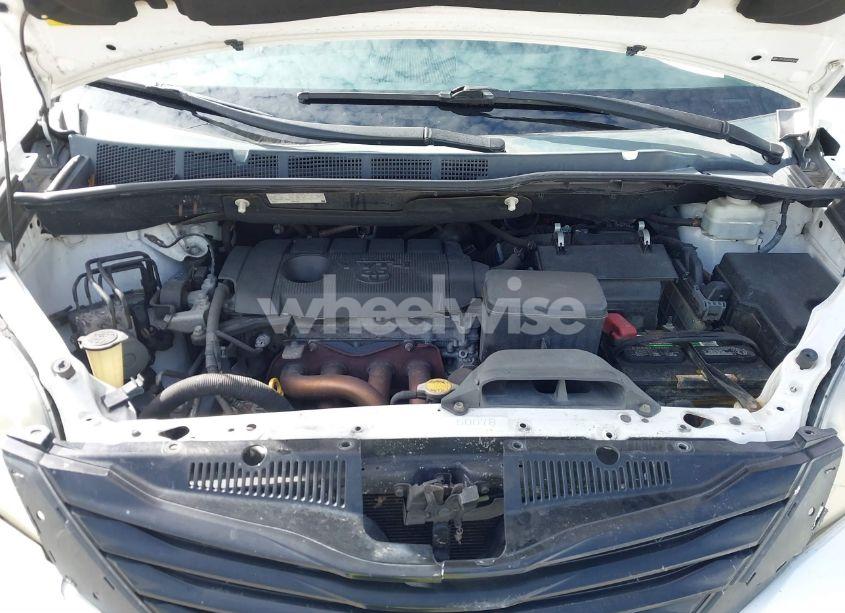 Photo 10 of 2011 Toyota Sienna (VIN 5TDKA3DC6BS001648)