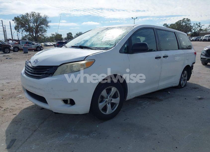 Photo 2 of 2011 Toyota Sienna (VIN 5TDKA3DC6BS001648)
