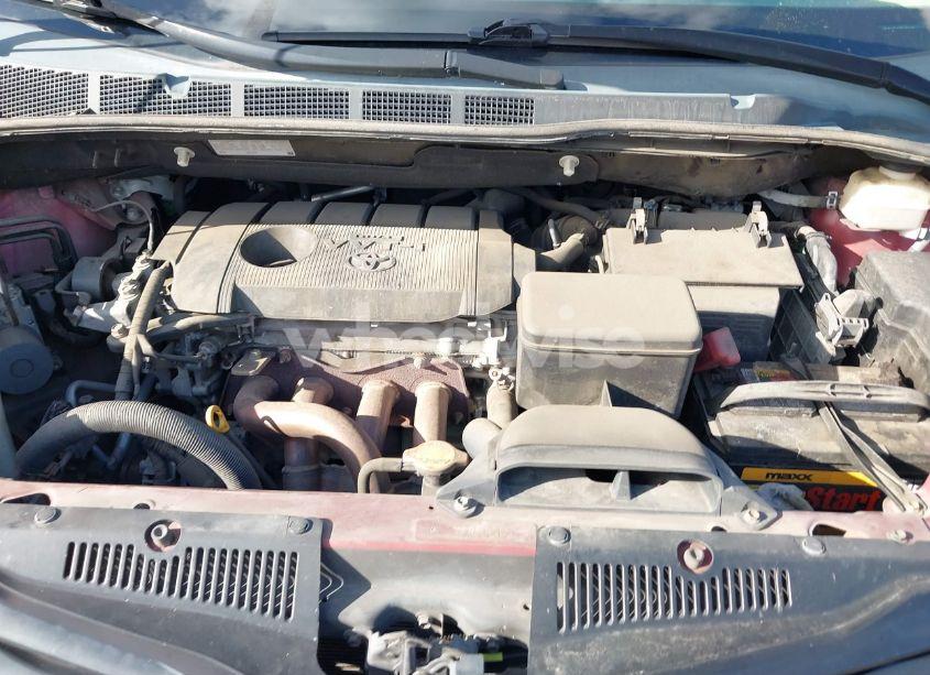 Photo 10 of 2011 Toyota Sienna (VIN 5TDKA3DC6BS005067)