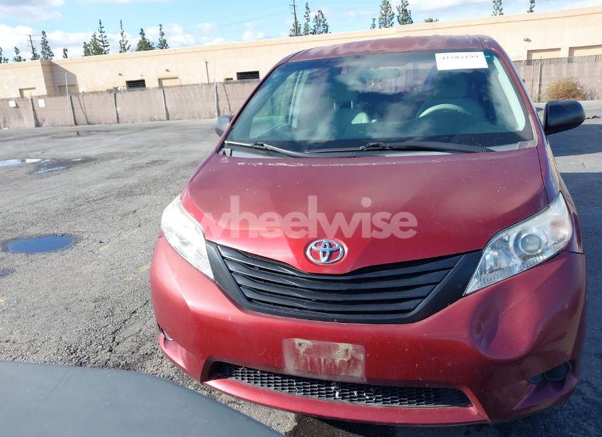 Photo 12 of 2011 Toyota Sienna (VIN 5TDKA3DC6BS005067)