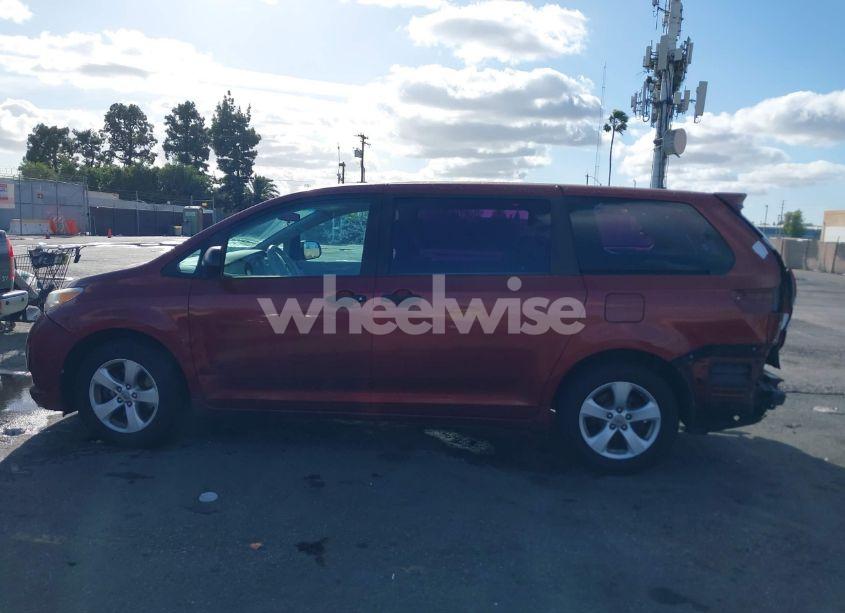 Photo 14 of 2011 Toyota Sienna (VIN 5TDKA3DC6BS005067)