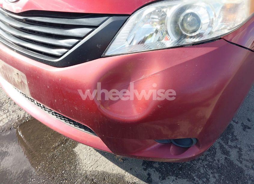 Photo 17 of 2011 Toyota Sienna (VIN 5TDKA3DC6BS005067)