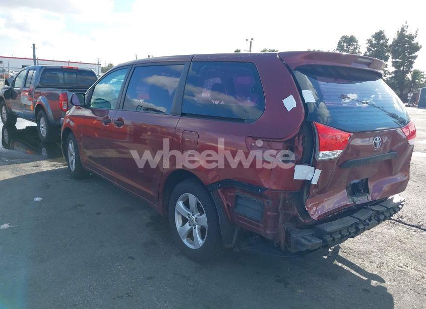 Photo 3 of 2011 Toyota Sienna (VIN 5TDKA3DC6BS005067)