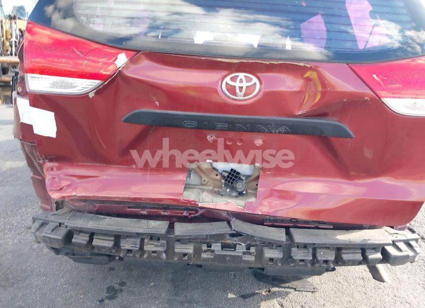 Photo 6 of 2011 Toyota Sienna (VIN 5TDKA3DC6BS005067)