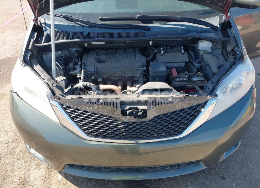 Photo 10 of 2011 Toyota Sienna LE (VIN 5TDKA3DC6BS007935)