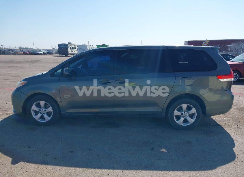 Photo 14 of 2011 Toyota Sienna LE (VIN 5TDKA3DC6BS007935)