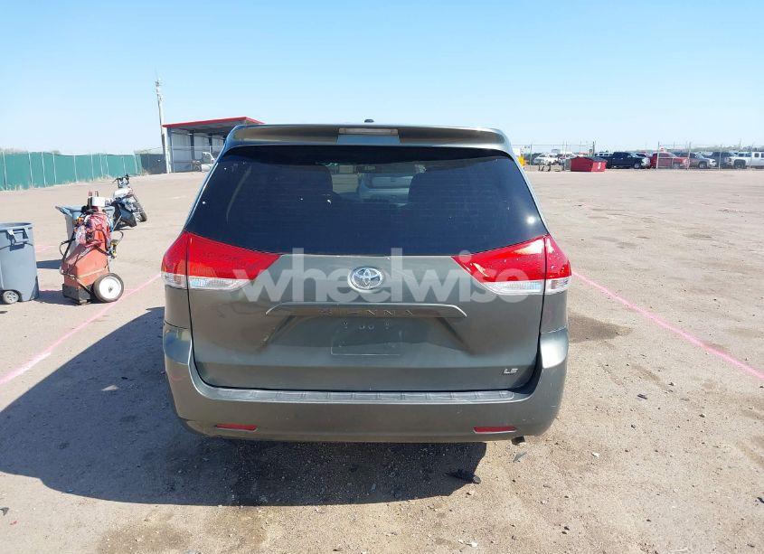 Photo 16 of 2011 Toyota Sienna LE (VIN 5TDKA3DC6BS007935)