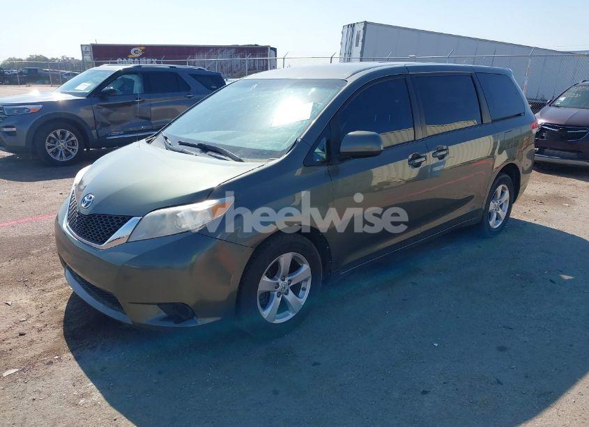 Photo 2 of 2011 Toyota Sienna LE (VIN 5TDKA3DC6BS007935)