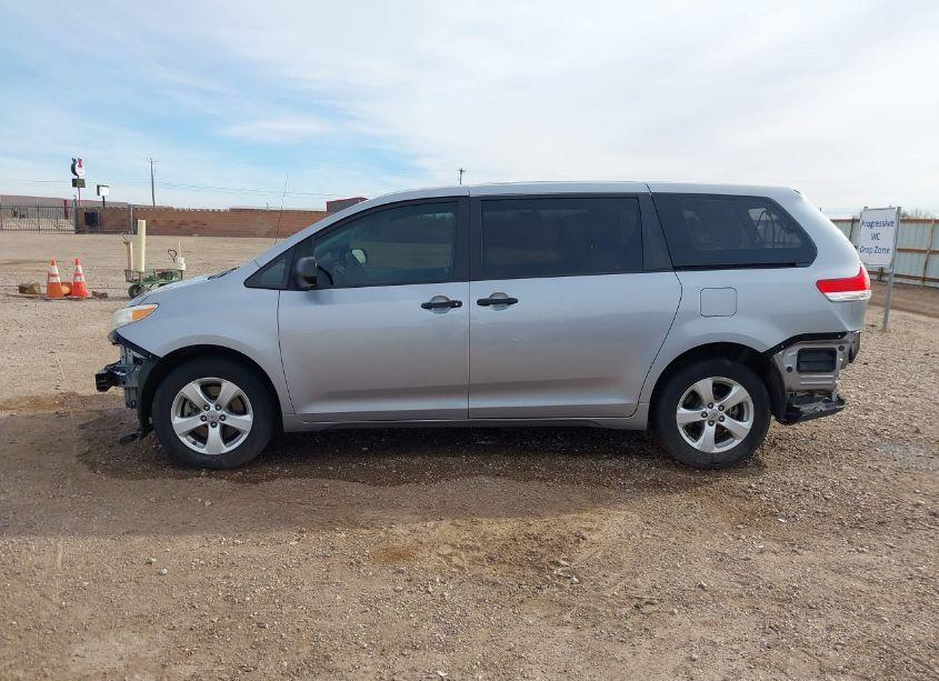 Photo 15 of 2012 Toyota Sienna BASE 7 PASSENGER (VIN 5TDKA3DC6CS010299)
