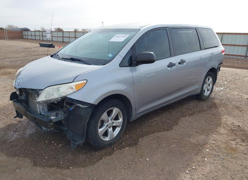 Photo 2 of 2012 Toyota Sienna BASE 7 PASSENGER (VIN 5TDKA3DC6CS010299)